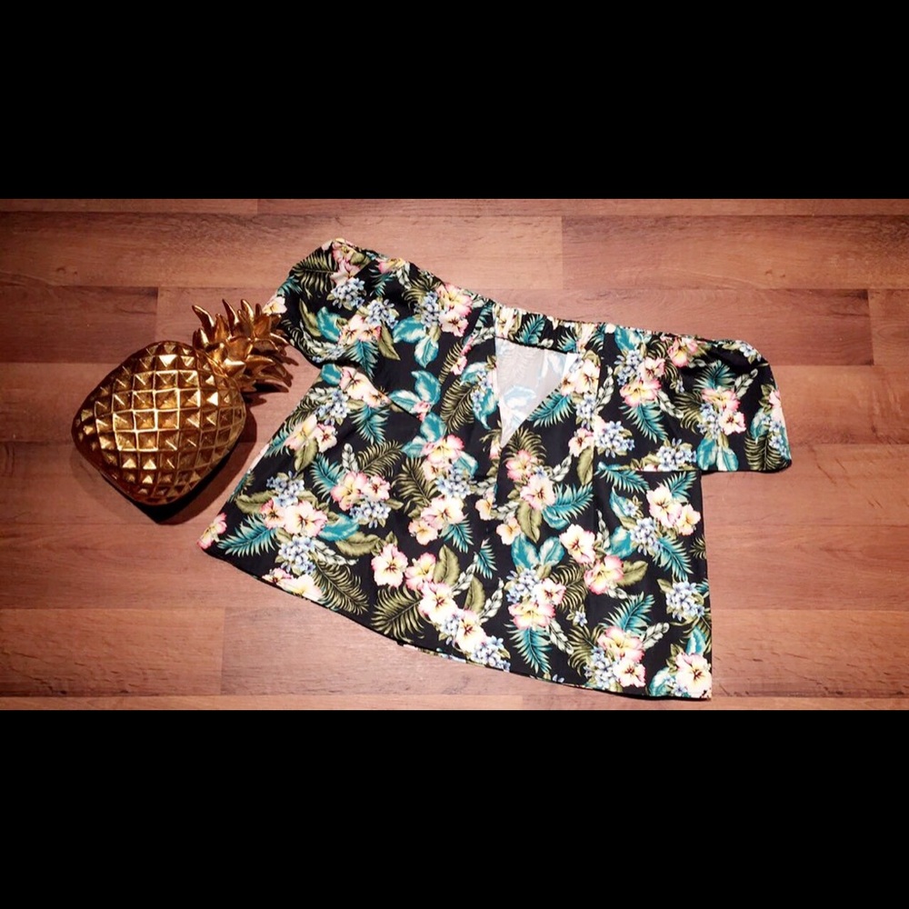 Topshop Off Shoulder Shirt Medium Open Back size M